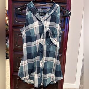 NWT Warehouse One Hooded Plaid Sleeveless Button-Up Top Women’s Size XS